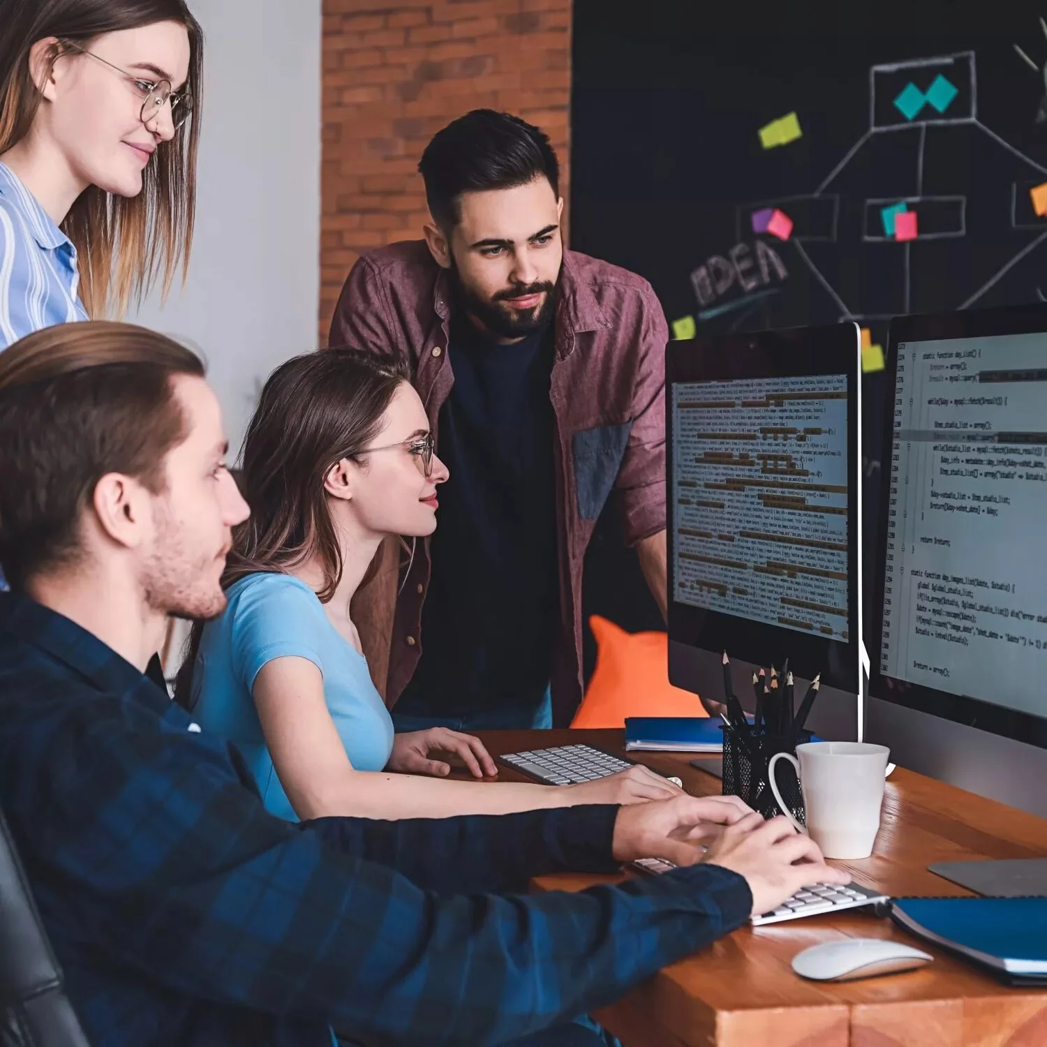 OnlineOyunlar komandası iş başında